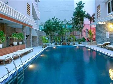 Khách sạn Luxury Nha Trang