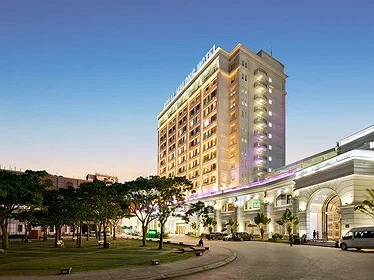Khách sạn Royal Hạ Long