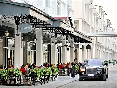 Khách sạn Paradise Suites Hạ Long