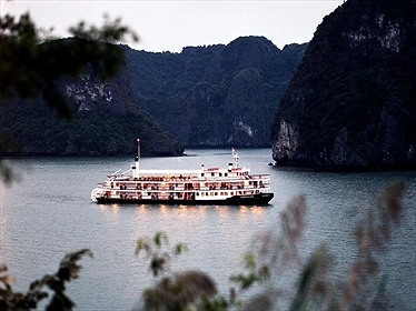 Du thuyền Emeraude Classic Hạ Long