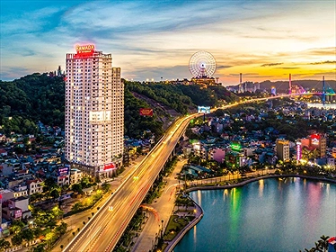 Ramada Hotel & Suites by Wyndham Hạ Long Bay View
