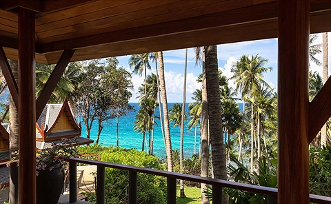 Pavilion với một phần tầm nhìn ra biển