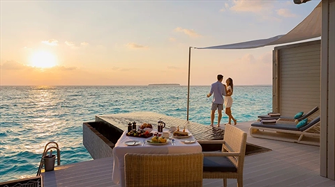 Ngắm hoàng hôn vô cùng lãng mạn