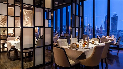 Nhà hàng với không gian lung linh