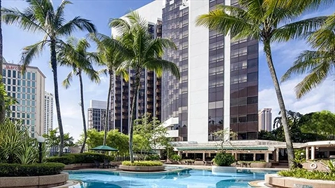 Hồ bơi ngoài trời rộng lớn