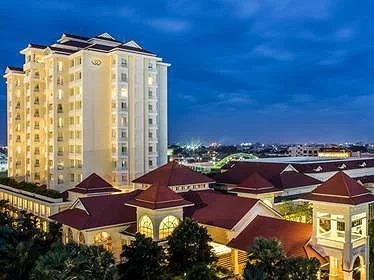 Khách sạn Sofitel Phnom Penh Phokeethra