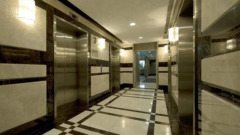 Sảnh chờ thang máy