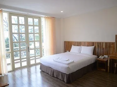 Khách sạn Lake View Đà Lạt