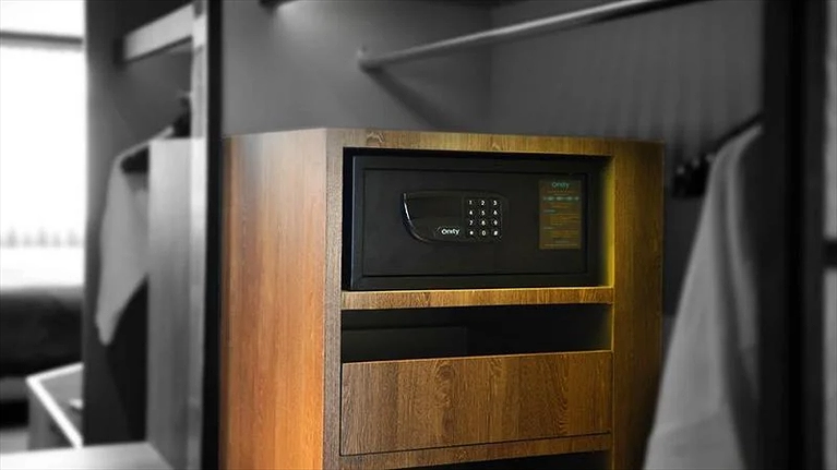 Két sắt được trang bị trong mỗi phòng