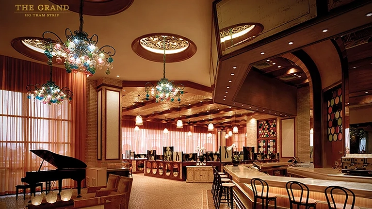 Nhà hàng The Grand Bistro