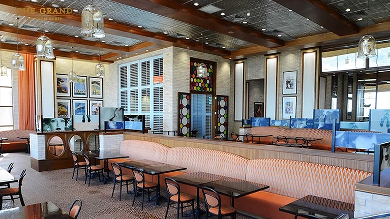 Nhà hàng The Grand Bistro