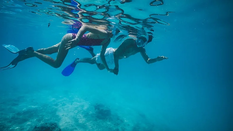 Trải nghiệm lặn ngắm các rạn san hô màu sắc