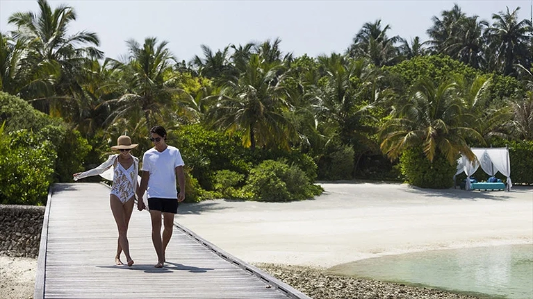 Tản bộ và hít thở bầu không khí trong lành