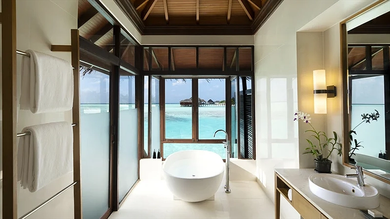 Nhà vệ sinh được thiết kế sang trọng