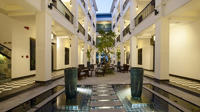 Khuôn viên bên trong Maison Vy