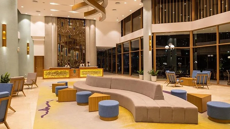 Sảnh Lễ Tân với không gian rộng lớn