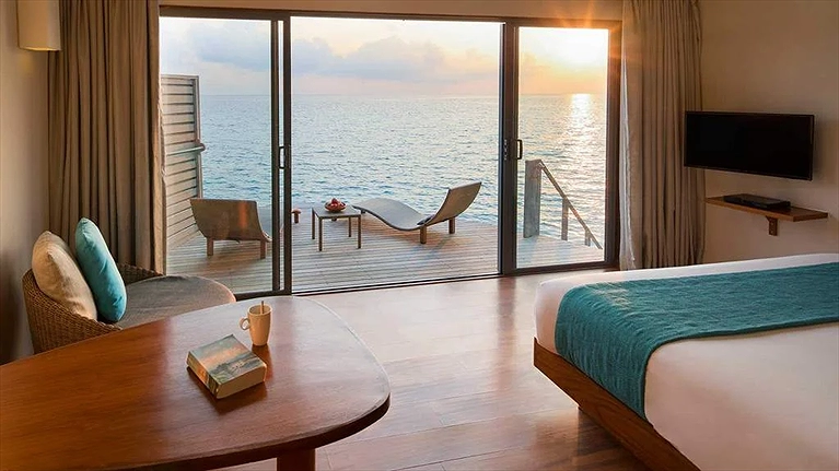 Bình minh trên biển mang lại cảm giác ấm áp