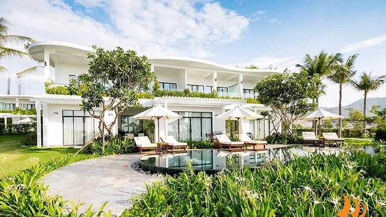 Cụm bungalow nằm giữa khu vườn xanh mát