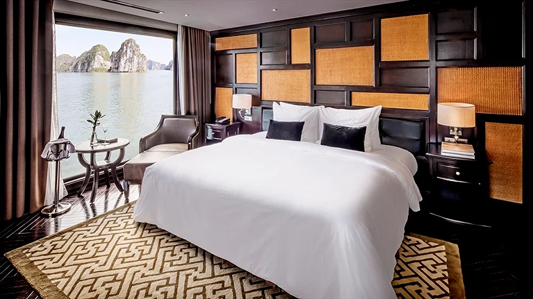 Hạng phòng Tresury Suite nằm ở phía đầu du thuyền