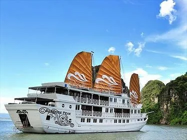 Du thuyền Paradise Peak Hạ Long
