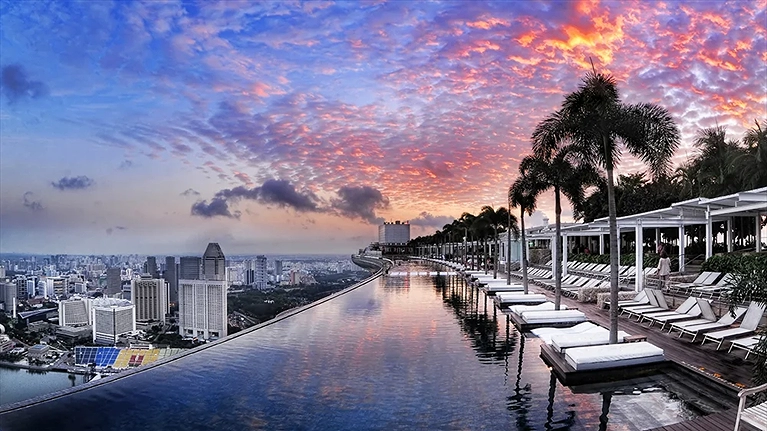 Hồ bơi cực lớn nằm ở độ cao lý tưởng