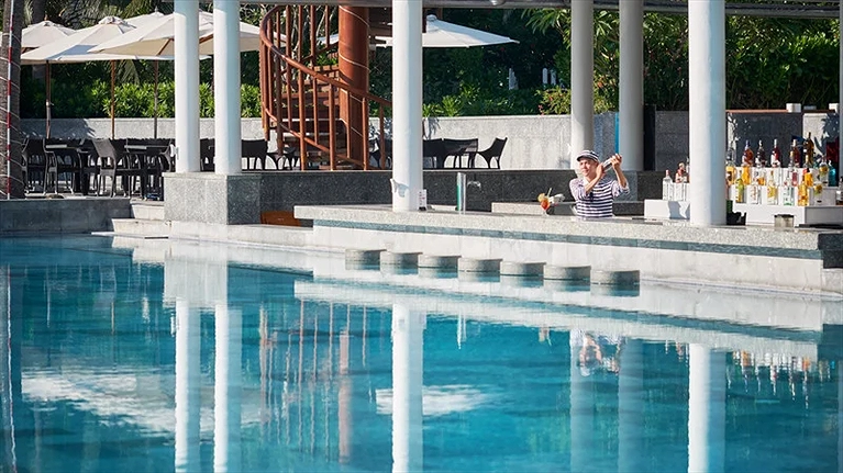 Hồ bơi chính cực rộng