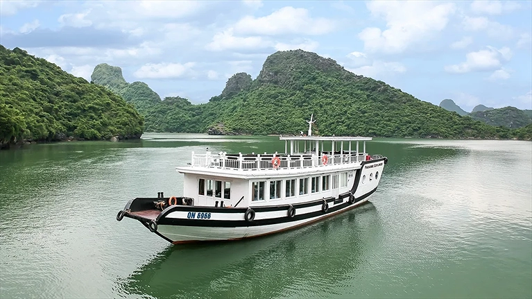Du thuyền Paradise Explorer
