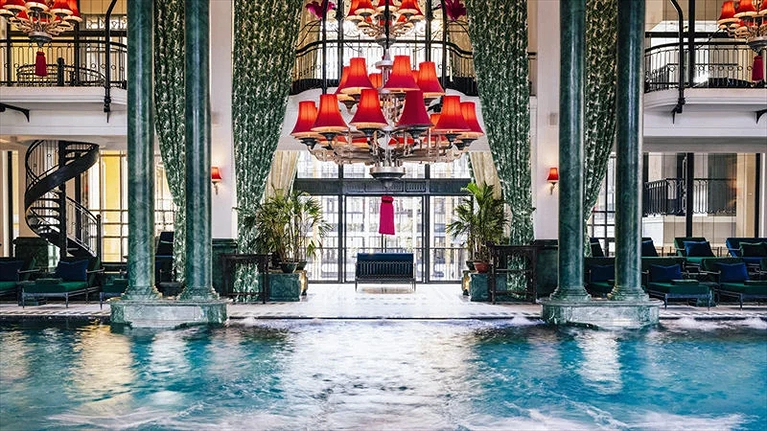 Hồ bơi trong nhà