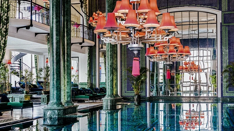 Hồ bơi trong nhà