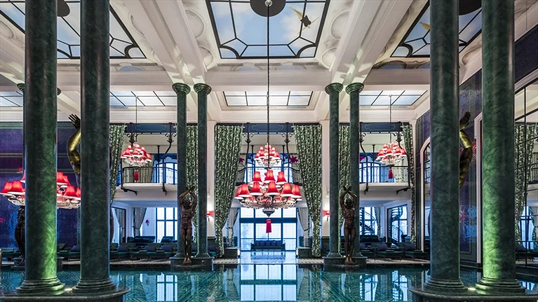 Hồ bơi trong nhà