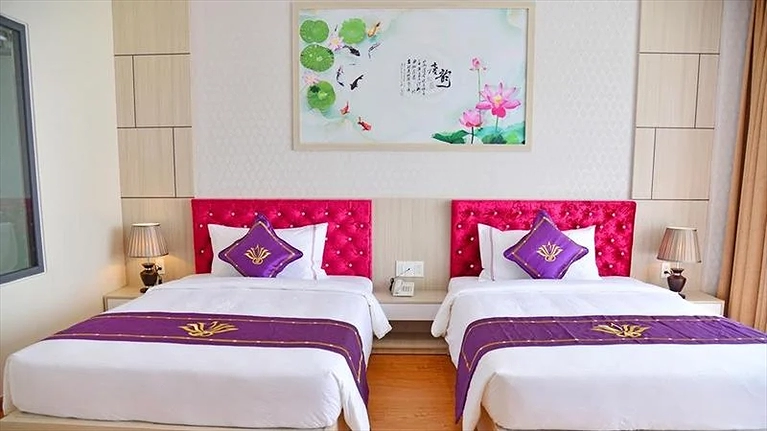 DELUXE TWIN ROOM- RIVER VIEW