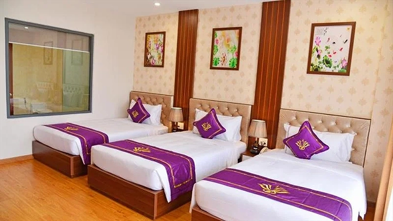 DELUXE TRIPLE ROOM - RIVER VIEW