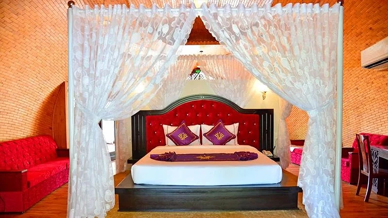 SUPERIOR DOUBLE BUNGALOW - GARDEN VIEW