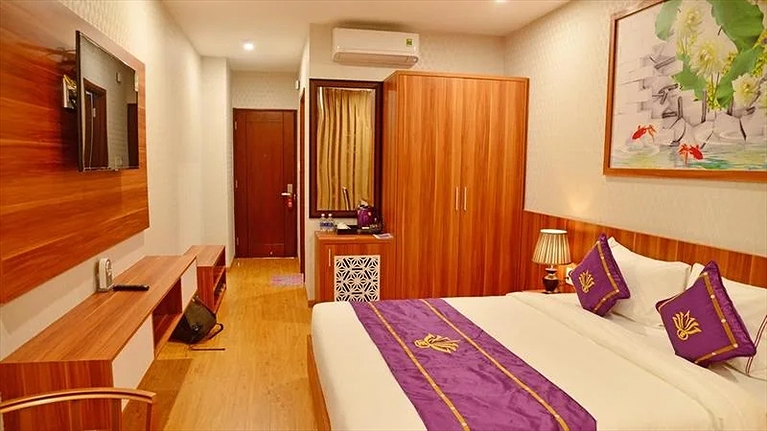 STANDARD DOUBLE ROOM - RIVER VIEW