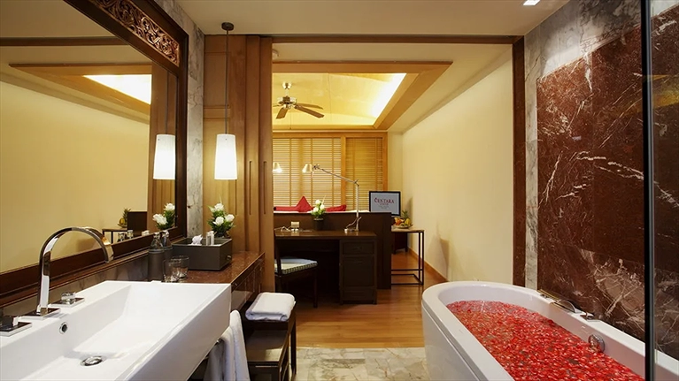 Premium Deluxe Ocean Facing