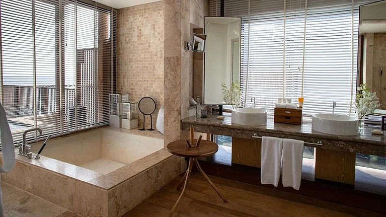 Infinity Pool Ocean Villa