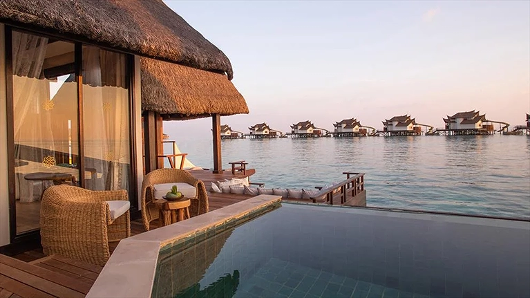 Infinity Pool Ocean Villa with Slide