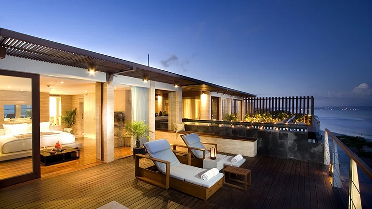 Penthouse Terrace Loungers