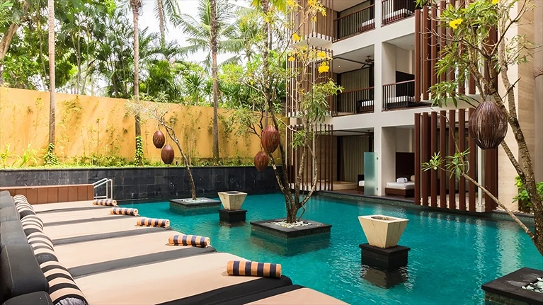 Facilities Courtyard Swimming Pool