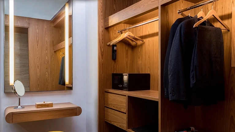 Room Seminyak Suite Dressing Room