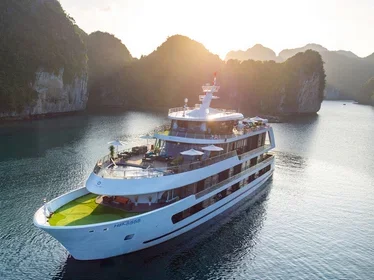 Du thuyền Stellar of The Seas Lan Hạ