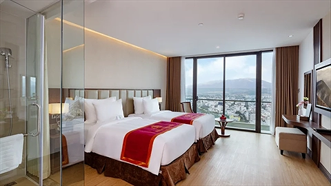 Deluxe Balcony City View