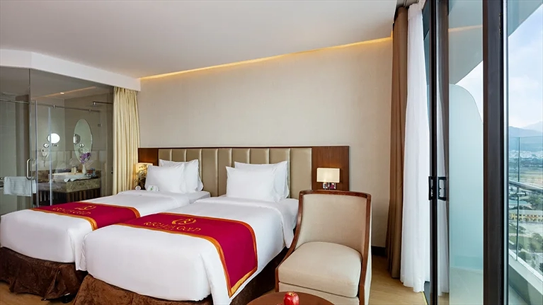 Deluxe Balcony City View