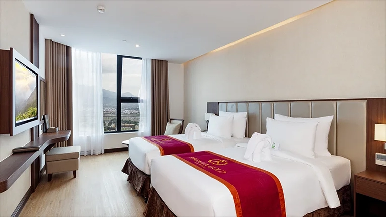 Deluxe Partial Sea View