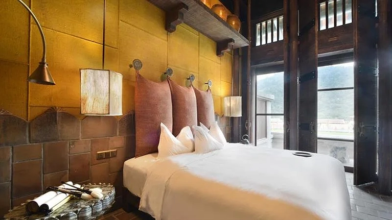 Phòng Deluxe king với ban công rộng lớn