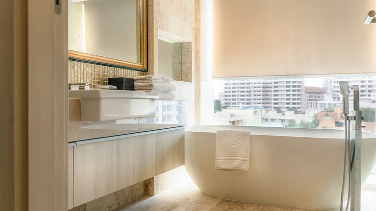 Premium Deluxe Bathroom