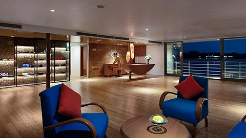 Quầy lễ tân tiếp đón rộng rãi