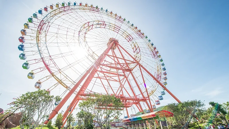 Vòng quay mặt trời lớn nhất Việt Nam