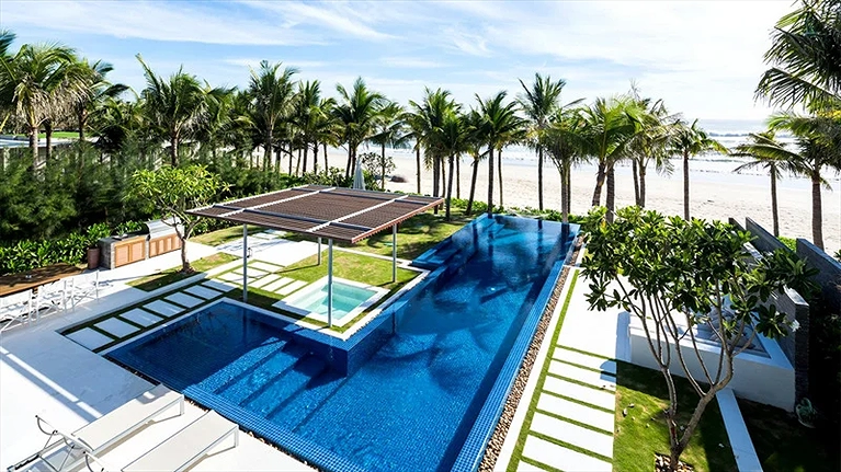 Three Bedrooms Beachfront Villa