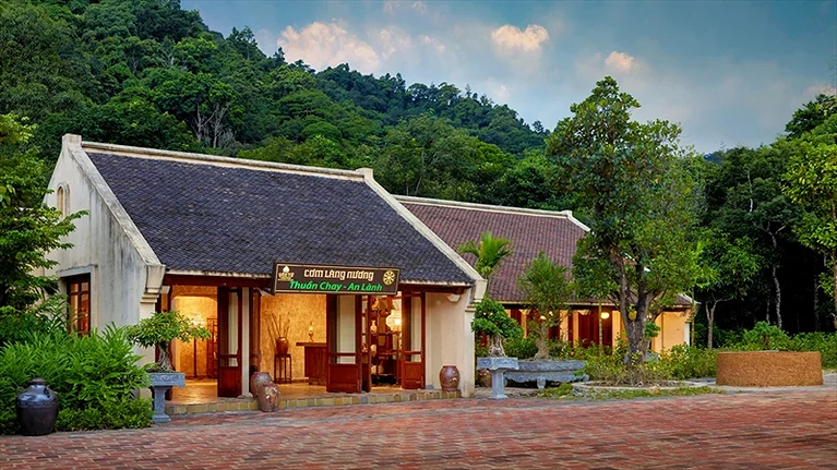 Nhà hàng Cơm Chay Làng Nương chuyên phục vụ món Chay đặc sắc